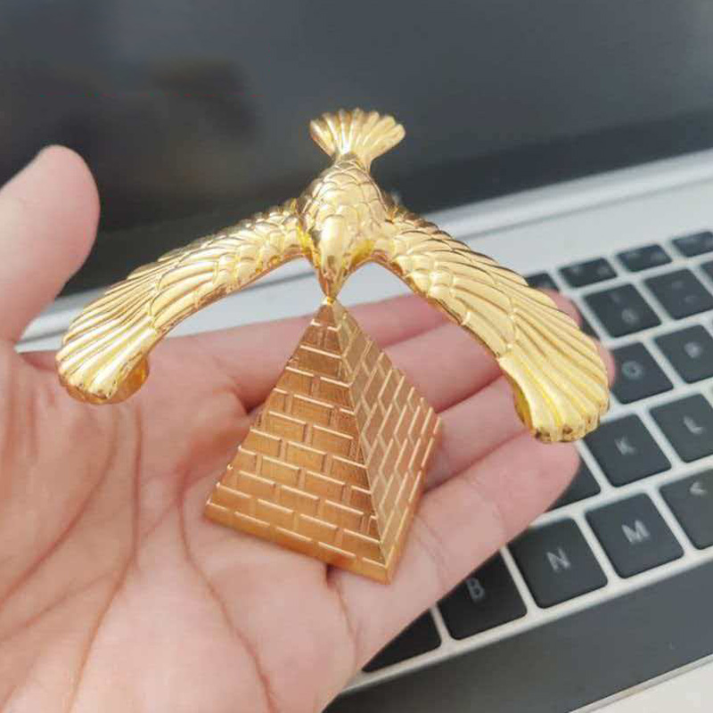 Metalen balansvogel met pirami - Office Technologies recensie en prijs